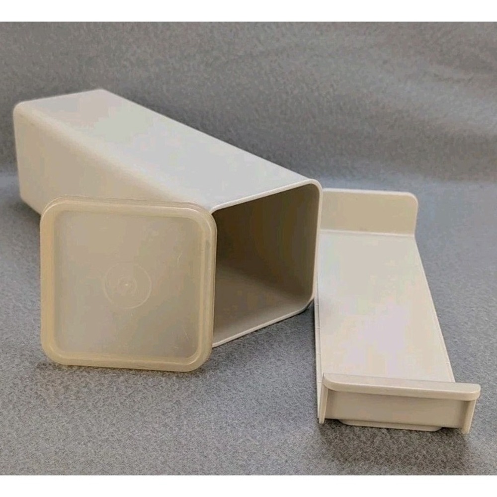 Vintage Tupperware Tall Rectangular Cracker Keeper Pantry Canister w Lid Cream - Picture 1 of 14